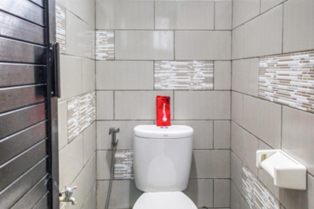 Reddoorz Hostel Near Stadion Mandala Krida Yogya يوغياكارتا المظهر الخارجي الصورة