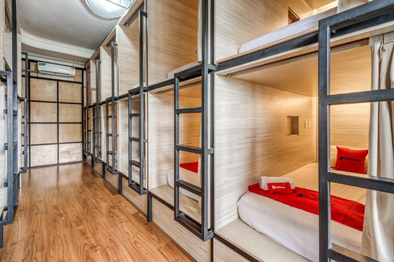 Reddoorz Hostel Near Stadion Mandala Krida Yogya يوغياكارتا المظهر الخارجي الصورة